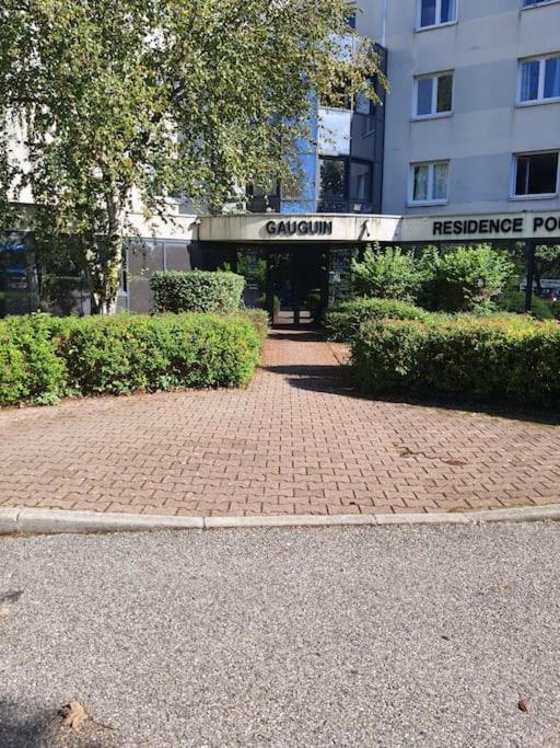 Studio Dans Residence Pour Location Courte Duree Et Etudiants Parking Gratuit Gières Exterior foto