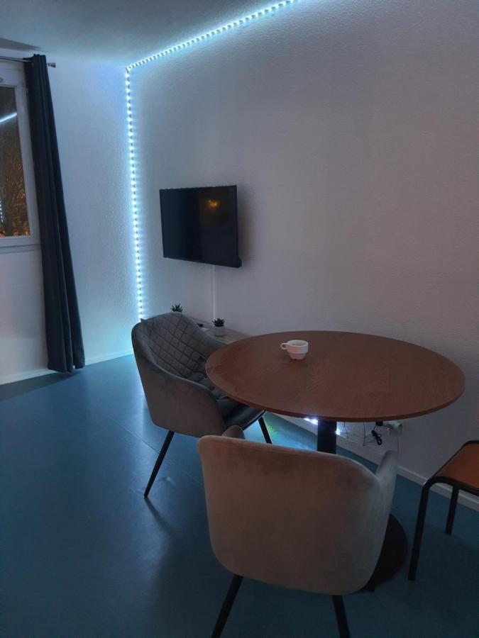 Studio Dans Residence Pour Location Courte Duree Et Etudiants Parking Gratuit Gières Exterior foto